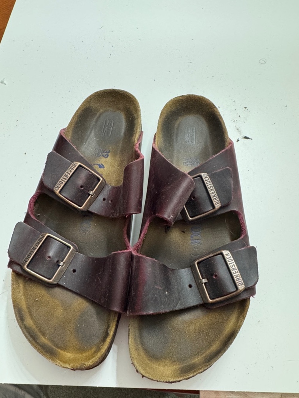 Birkenstock Arizona Two-Strap Slipper size 39 - Deep Burgundy